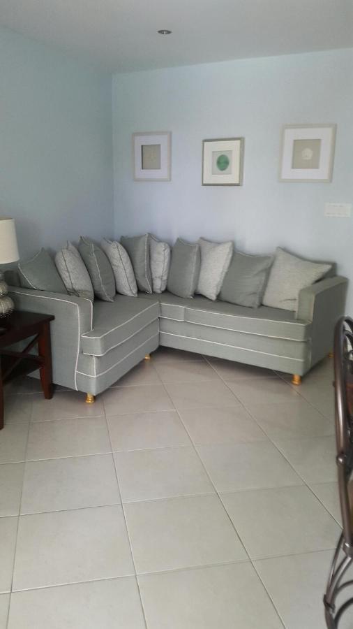 Lantana Barbados Condos Saint James Luaran gambar