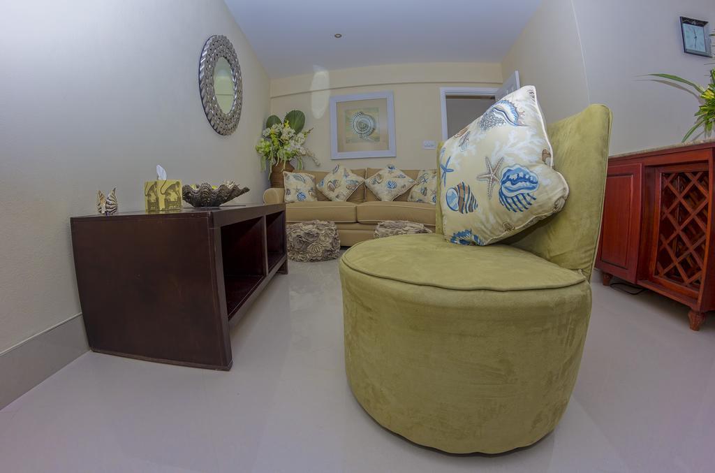 Lantana Barbados Condos Saint James Bilik gambar