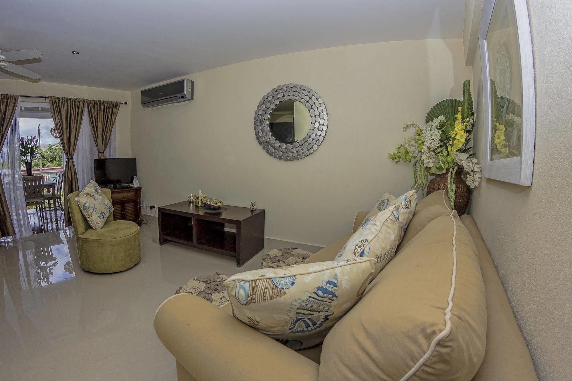 Lantana Barbados Condos Saint James Luaran gambar