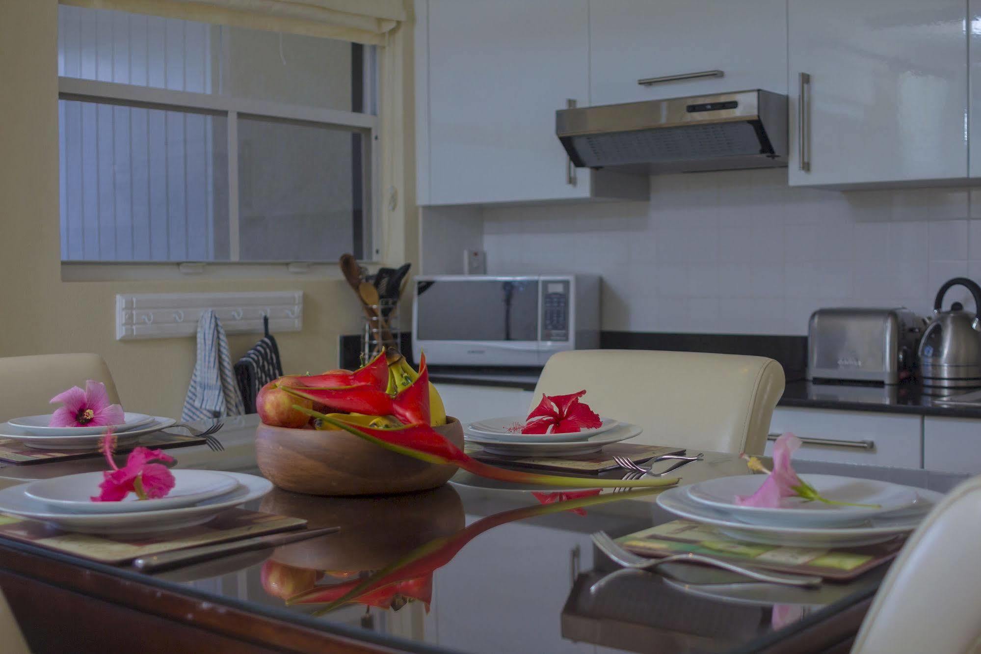 Lantana Barbados Condos Saint James Luaran gambar