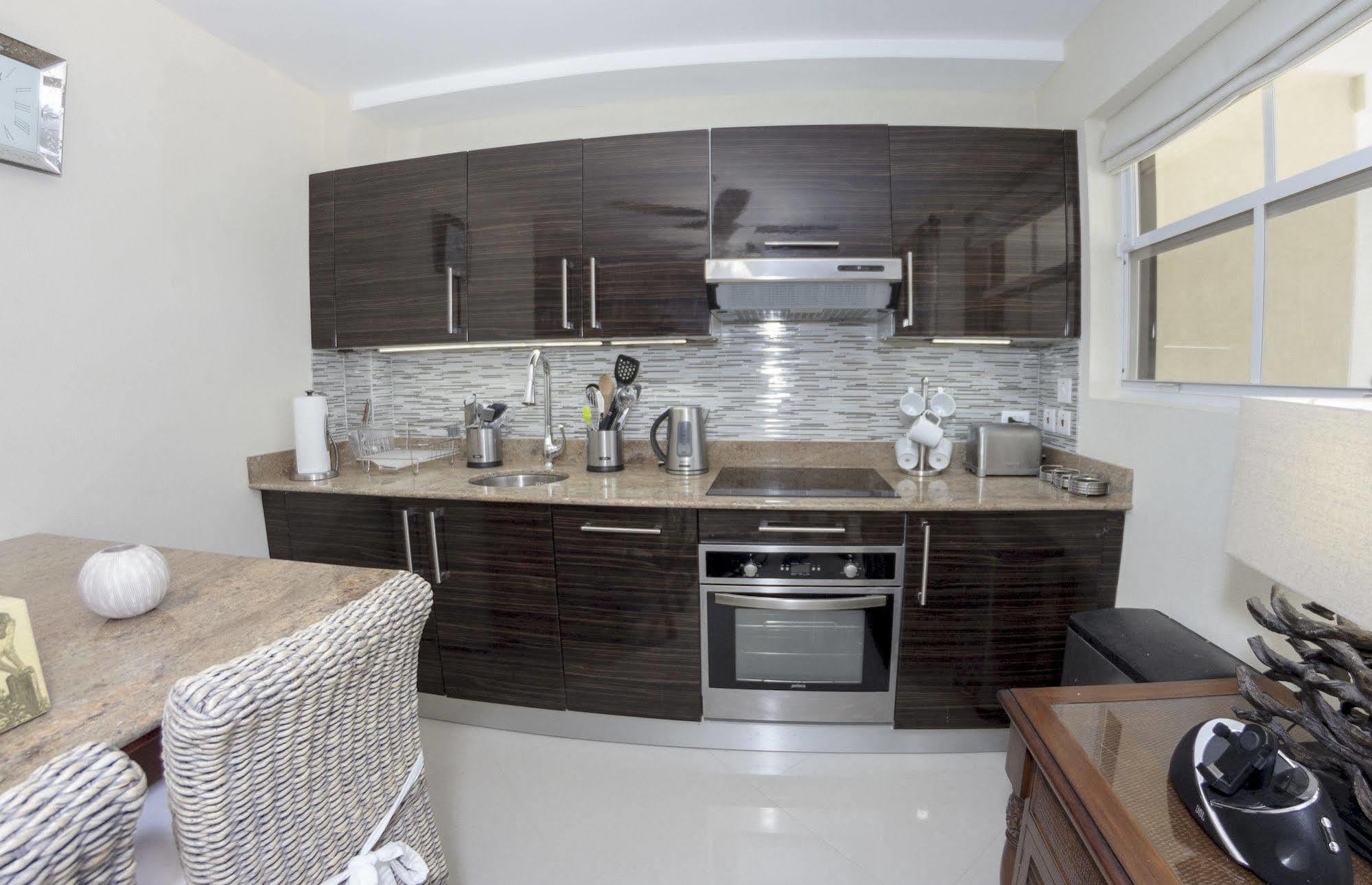Lantana Barbados Condos Saint James Luaran gambar
